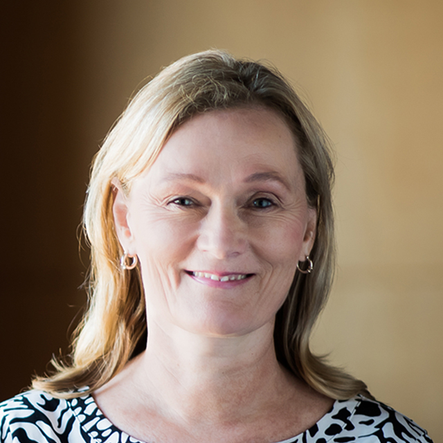 Dr Kirsten Tolstrup
